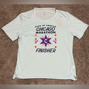 Nike Rise 365 Chicago Marathon 2024 Finisher SS Shirt Blue FV6330-474 Mens Sz L